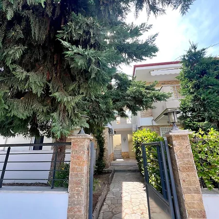 בית כפרי Sunny House ניקיטי